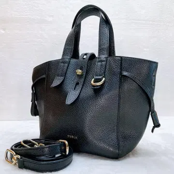 새상품급 FURLA 훌라 넷 미니 2way 숄더백 블랙 로고