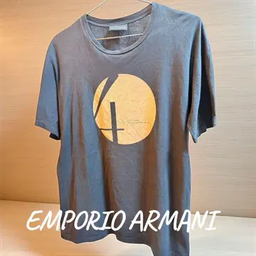 [새상품급] EMPORIO ARMANI 블랙 티셔츠