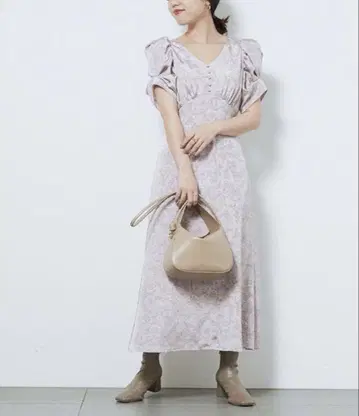 미품  snidel 변형 프린트 퍼프 슬리브 원피스