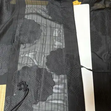 투명감이 풍부한 검은색 도중복