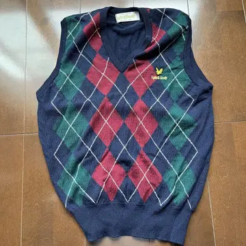 스코틀랜드산 니트 베스트 LYLE & SCOTT