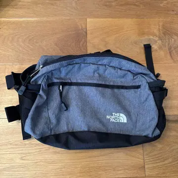 THE NORTH FACE 바디백 그레이