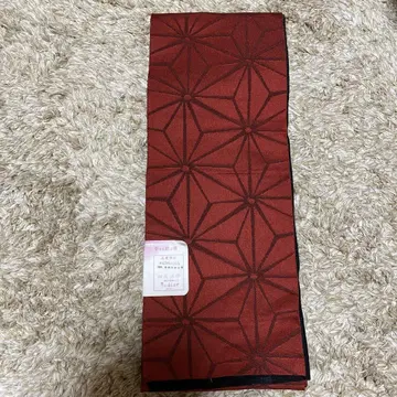 양면 사용 가능 벨트 빨강과 검정 기하학 패턴
