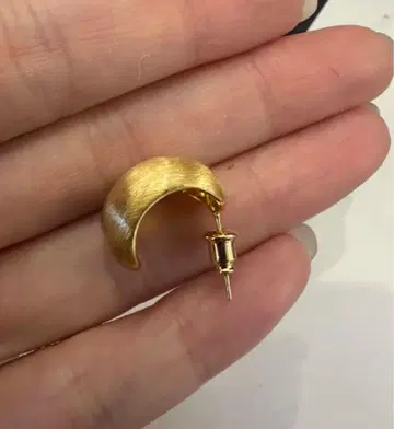 골드 크레센트형 귀걸이(양쪽 귀) 3cm