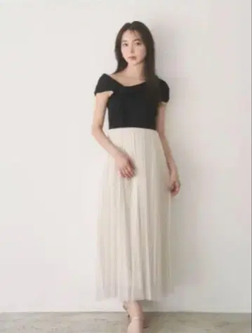 오프숄더 롱 원피스 블랙 화이트