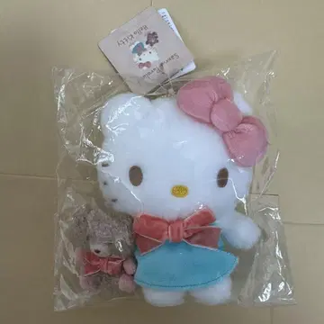 산리오 퓨로랜드 내 곰돌이 시리즈 마스코트 헬로 키티