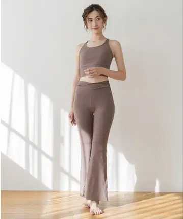 SUKALA 기본 플레어 팬츠 브라운 S 사이즈