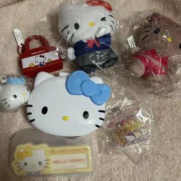 키티, 일광욕 키티, 걸 키티, 미미