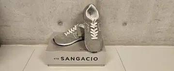 via SANGACIO 늉 그레이 스니커즈 ()