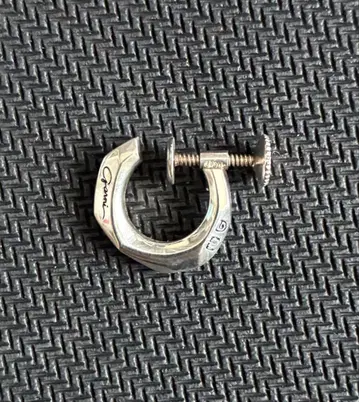 GARNI 귀걸이 Crockery Earring (왼쪽 귀용)