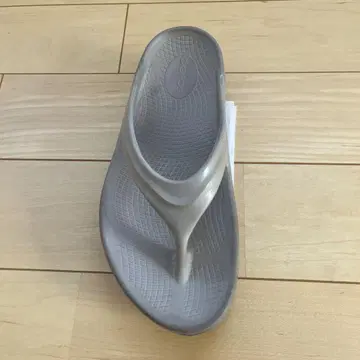 OOFOS 회색 플립플랍 통굽 베이지 여성용 오른쪽만