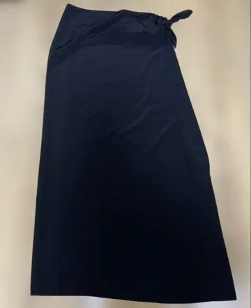 노블 블랙 어시멘트리 롱 스커트 사이드 리본 포함