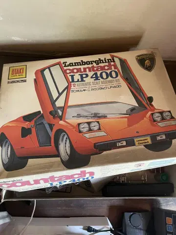 람보르기니 쿠안타치 LP400 1/12 조립 키트