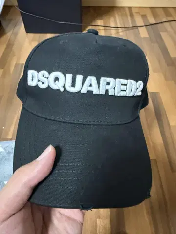 DSQUARED2 블랙 캡 Dean & Dan Caten
