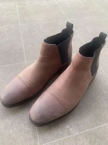 브라운 가죽 사이드 고어 부츠