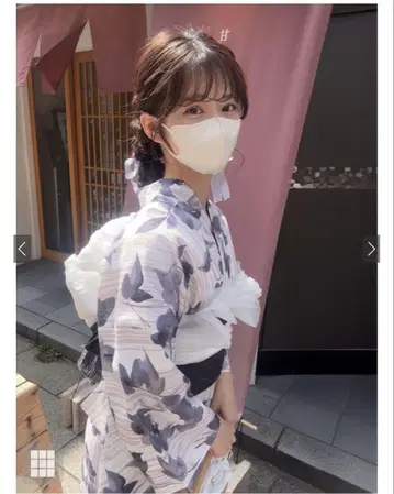 꽃무늬 유카타와 검은 띠 세트