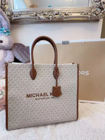 MICHAEL KORS 비즈니스 백 빅 베이지