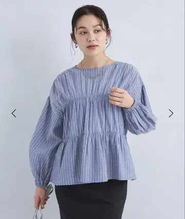 어느 각도에서나 예쁜 개더 블라우스