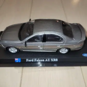 델 프라도 포드 팔콘 AU XR8 1/43