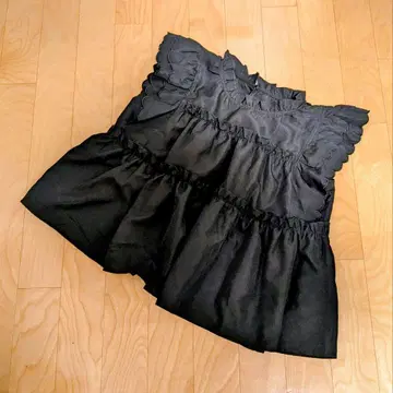 새상품급 Khaki Koji 프렌치 슬리브 스캘럽 블라우스 블랙