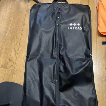 TATRAS 타트라스 다운 재킷용 의류 가방 (걸이 포함)