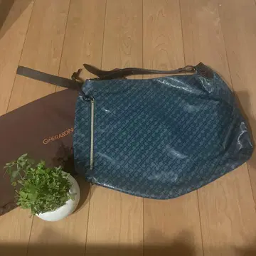 게랄디니 토트백 어깨걸이 소프트 전체 패턴 A4 수납 가능