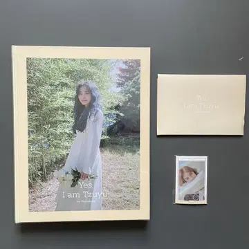 네, 저는 Tzuyu입니다. 1집 포토북
