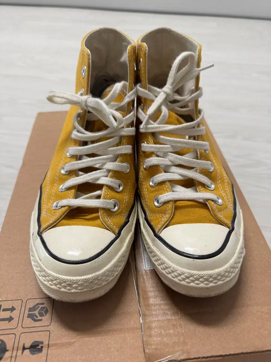 Selling Converse Chuck 70 High Sunflower Yellow 260.
