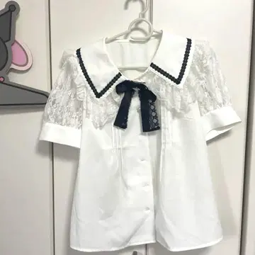 시크릿 허니 리본 장식 레이스 칼라 반팔 셔츠 화이트