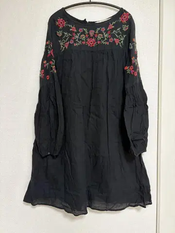 새상품급 ZARA 꽃무늬 자수 블랙 튜닉 원피스