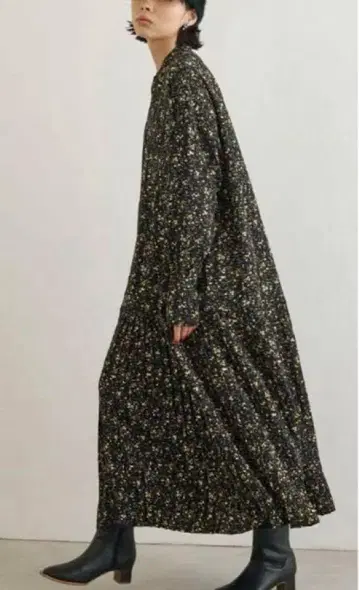 이아파피요네 스미스타일 포켓 부착 랜덤 플리츠 원피스 미니 꽃무늬