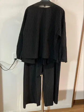 루이 샹탕 블랙 스트라이프 세트