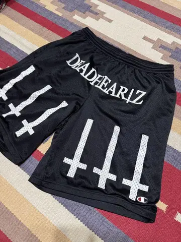 DEADHEARTZ X Champion 하프 팬츠