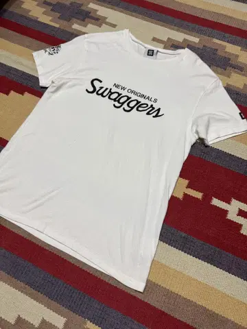 스웨거 티셔츠