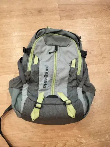 patagonia 카키 백팩