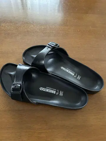 Birkenstock 블랙 샌들 42