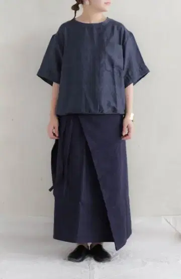 SARAXJIJI / SARAJIJI / 사라지지 네이비 스커트