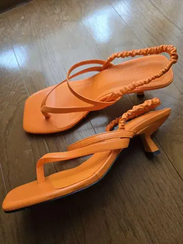 MOUSSY 오렌지 스트랩 샌들