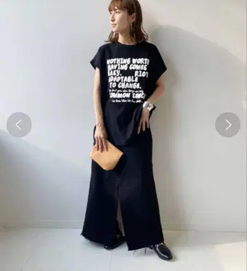 모노톤 프린트 프렌치 슬리브 T셔츠 2