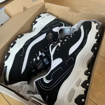 SKECHERS 메모리폼 스니커즈 블랙/화이트