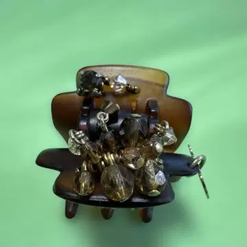 컴플렉스비즈 비즈 장식 브라운 헤어 클립