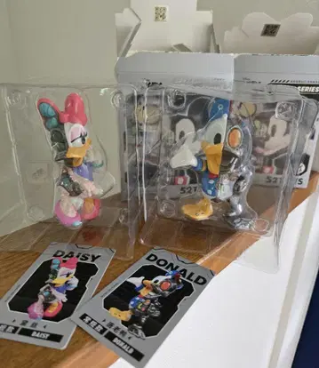 52TOYS 디즈니 사이보그 시리즈 도널드 덕 & 데이지 덕