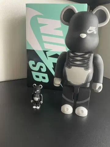 BE@RBRICK 나이키 SB 100% & 400% 세트
