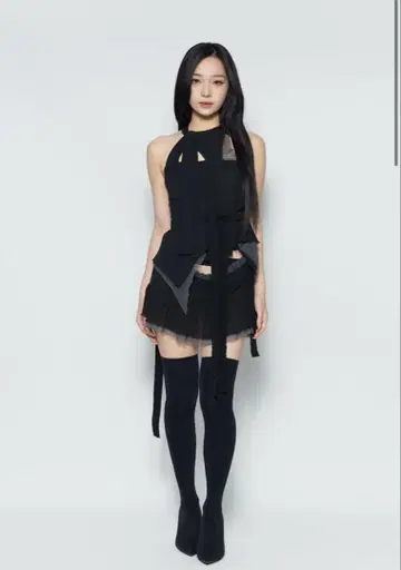 더 레드 스레드 S 플로우 프릴 스커트