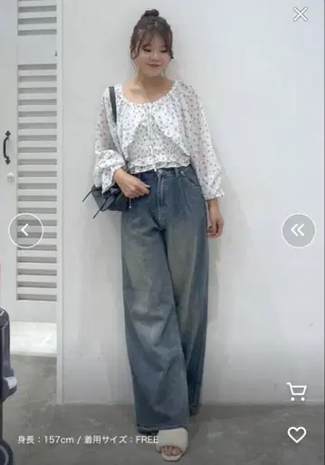 헤서 꽃무늬 상의