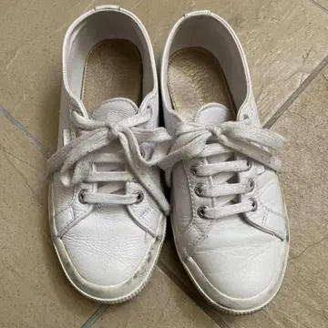 SUPERGA 화이트 가죽 스니커즈