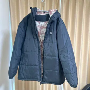 블랙 퀼팅 재킷 후드 부착