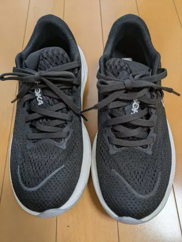 HOKA RINCON 4 와이드 블랙 스니커즈