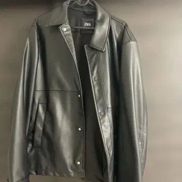 ZARA 가죽 소재 재킷