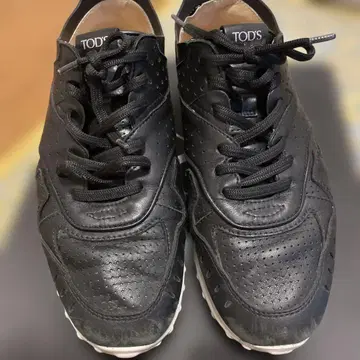 TOD'S 블랙스 스니커즈